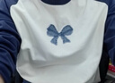 初語(yǔ)牛仔蝴蝶結美式t恤女2024秋季新款撞色插肩袖減齡休閑上衣 藏藍-米杏 M 曬單實(shí)拍圖