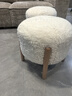 FINNNAVIAN ART現(xiàn)代簡約臥室梳妝凳家用換鞋凳 Lloyd意式輕奢圓形客廳腳踏墩子 換鞋凳 現(xiàn)貨-閃發(fā) 曬單實拍圖