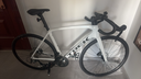 崔克（TREK）線(xiàn)上專(zhuān)供款 EMONDA SL 4 碳纖維油壓碟剎輕量爬坡公路自行車(chē) 白色 直郵到家 56CM（建議身高177-182CM） 20速 曬單實(shí)拍圖