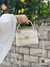CHARLES&KEITH鱷魚(yú)紋凱莉包手提斜挎婚包包女包生日禮物CK2-50270880-1 Ivory象牙色 S 曬單實(shí)拍圖