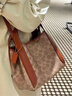蔻馳（COACH）奧萊女士女包HADLEY 21號半月包單肩斜挎包菜籃子通勤百搭 B4/棕黃色 焦糖色（新款） 曬單實(shí)拍圖