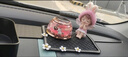 齊選太陽(yáng)能車(chē)載擺件香水中控臺高檔女神款汽車(chē)內創(chuàng  )意香薰裝飾用品禮物 粉耳發(fā)帶安妮+瑰金月薰香+雛菊墊 曬單實(shí)拍圖