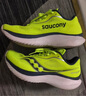Saucony索康尼菁華15跑鞋男輕量緩震透氣專(zhuān)業(yè)運動(dòng)訓練運動(dòng)鞋Kinvara 15 熒光綠蘭220 41 曬單實(shí)拍圖