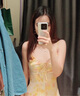 UR【鐘楚曦同款】2025夏季新款女裝印花掛脖吊帶連衣裙UWG750078 淺黃印花 S 曬單實拍圖