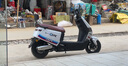 飛野【補貼20%】新國標電動(dòng)車(chē)96V外賣(mài)高速電瓶車(chē)72V代步電動(dòng)摩托車(chē) 英倫白 72v32a【6個(gè)大電瓶】黑金電池 曬單實(shí)拍圖