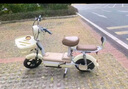 飛鴿 FG FLYING PIGEON電動(dòng)車新款女生小型輕便新國標(biāo)電動(dòng)自行車成人代步通勤長續(xù)航電單車兩輪電瓶車 奶油白【全國聯(lián)保/智能快充/終身保障】 【石墨烯】12A載能-助力續(xù)航70公里 曬單實(shí)拍圖