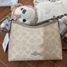 蔻馳（COACH）【品牌直供】LAUREL女士小號(hào)HOBO流浪包 沙黃色拼灰褐色 七夕禮物 曬單實(shí)拍圖