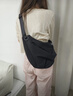 361°斜挎包女大容量韓系餃子包簡(jiǎn)約ins風(fēng)高顏值百搭輕便休閑單肩包 黑色【可裝11.5寸平板】 曬單實(shí)拍圖