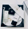 香奈兒（Chanel）山茶花保濕護(hù)膚2件套(潤(rùn)澤精華水+潤(rùn)澤乳液+山茶花潔面小樣2支) 曬單實(shí)拍圖