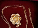 中國黃金（CHINA GOLD）黃金吊墜女款牡丹花金項鏈繁花送媽媽足金女友老婆情人母親節禮物 簡(jiǎn)約版吊墜/輕奢禮盒丨約1.2g 曬單實(shí)拍圖