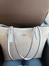 蔻馳（COACH）【品牌直供】女士CITY33經(jīng)典標志單肩托特包奶茶拼白色CV976 曬單實(shí)拍圖