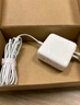 廣成明蘋(píng)果筆記本電腦充電器Type-C線(xiàn)套裝USB-C PD61W MacBook Pro/Air電源適配器A1706 A1708 曬單實(shí)拍圖