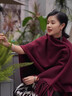 恒源祥羊絨披肩女氣質(zhì)披肩大尺寸秋冬新款暖軟圍巾羊絨流蘇圍巾斗篷外套 深紅色披肩運費險 曬單實(shí)拍圖