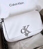 Calvin Klein時(shí)尚單肩包禮物鏈條包包金屬字母旋扣翻蓋CK女包斜挎馬鞍包DH3240 曬單實(shí)拍圖