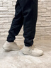 安踏逸塵丨革面緩震輕質(zhì)跑步鞋男2025秋冬季通勤運動(dòng)鞋輕便防潑水跑鞋 【革面版】素霧灰-6 41 (男8) 曬單實(shí)拍圖