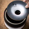 叁旬（sanxun）創(chuàng)意陶瓷墨遠(yuǎn)煙灰缸帶蓋防煙味辦公室家用客廳煙灰缸高級(jí)感擺件 墨遠(yuǎn)煙灰缸【禪風(fēng)黑_曲面蓋】 曬單實(shí)拍圖
