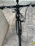 永久公路車(chē)自行車(chē)直把彎把山地車(chē)男女越野變速700C單車(chē)青少年競速賽車(chē) 鋼架 黑色 21速 燕把輻條輪 曬單實(shí)拍圖