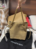 CHARLES&KEITH25秋新品小號絨面抽繩托特包福袋包七夕禮物CK2-80151536-1 Sahara Sand沙色 S 曬單實拍圖