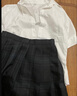 簡(jiǎn)拉熊JK制服套裝百褶短裙女學(xué)院風(fēng)收腰短袖襯衫格裙套裝兩款蝴蝶結隨機 白色短袖+碳灰短裙【S】 曬單實(shí)拍圖