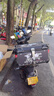 星騎俠裂行pcx160摩托車尾箱uy125uu鋁合金尾箱巧格i電動車小牛n1后備箱 65黑色版花+內(nèi)襯+車貼+碳鋼底座 曬單實拍圖