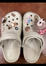 卡駱馳crocs七夕禮物檀健次同款經(jīng)典洞洞鞋輕便百搭男沙灘鞋包頭拖鞋10001 骨白色-2Y2 37 (230mm) 38 曬單實(shí)拍圖