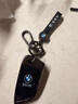 紳創(chuàng  )寶馬鑰匙套25款3系5系1系x1x3x4x5x6刀鋒鑰匙320/325/530汽車(chē)殼扣 寶馬B款-刀鋒鑰匙-墨玉黑+黑皮繩 曬單實(shí)拍圖
