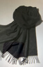 優(yōu)衣庫女裝羊絨圍巾/圍脖470089 09 黑色 均碼(176 × 33 cm) 曬單實(shí)拍圖