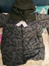 波司登（BOSIDENG）冬季羽絨服兒童中長(cháng)款連帽加厚新國標90絨商場(chǎng)同款外套 黑灰涂鴉9BX2 130 /64 曬單實(shí)拍圖
