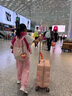 希仲兒童行李箱女孩可騎可坐卡通可愛(ài)小型登機(jī)箱拉鏈結(jié)實(shí)耐用旅行箱 粉色美樂(lè)蒂-加厚pc/杯架 18英寸 【小型登機(jī)箱，免托運(yùn)】 曬單實(shí)拍圖