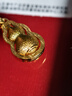周六福絨金小葫蘆黃金吊墜女足金婦女節禮物計價(jià)A0415515 約4.96g不含鏈 曬單實(shí)拍圖