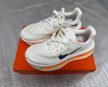 耐克頂級(jí)邁柔男子透氣輕便跑步鞋冬季新款專業(yè)NIKE VOMERO IQ4035 100帆白/黑/椰奶色/荷蘭橙 42 曬單實(shí)拍圖
