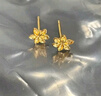 六福珠寶足金梔子花黃金耳釘耳飾送禮 計價(jià) G01G0027DS 1.04克(含工費100元) 配硅膠耳堵 曬單實(shí)拍圖