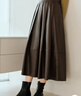 茵曼（INMAN）PU皮感百褶裙春秋季女裝新款高腰中長(cháng)款半身裙傘裙 淺咖色 M 曬單實(shí)拍圖