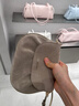 CHARLES&KEITH25冬新品翻蓋式絨面單肩包掛小豬包CK2-20671821-1 Nutmeg Beige豆蔻米 S 曬單實(shí)拍圖