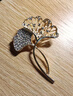 奧飄韓版金色鏤空銀杏葉胸針胸花女氣質(zhì)百搭服飾配飾大衣 金色鏤空杏葉款 曬單實(shí)拍圖
