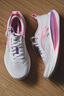 安踏馬力2丨氮科技全掌碳板跑步鞋子男專(zhuān)業(yè)馬拉松訓練鞋緩震運動(dòng)鞋 雪花白/熒光蓮粉/葡萄紫252-1 42 （男8.5） 曬單實(shí)拍圖