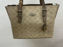 蔻馳（COACH）Mollie 25 品牌徽標可拆卸肩帶 斜挎Tote購物袋 女士正品 沙黃色拼灰褐色CV965-SVPWH 新款 曬單實(shí)拍圖