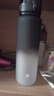 京東京造運動(dòng)水杯  tritan水杯運動(dòng)水壺大容量外出方便攜帶 黑白漸變1L 曬單實(shí)拍圖