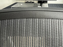 赫曼米勒（HERMAN MILLER）AERON電腦椅人體工學(xué)椅辦公椅升降扶手透氣面料 中號(hào)石墨色 曬單實(shí)拍圖