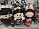 15/17cm拉布布娃衣labubu坐坐派對機車(chē)夾克潮酷皮衣帽子套裝衣服 帶裝飾：貝雷帽+背帶皮裙 買(mǎi)娃衣送娃娃 曬單實(shí)拍圖