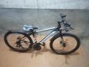 金武端自行車(chē)成人山地車(chē)公路賽車(chē)單車(chē)騎行變速超輕越野中學(xué)生初中青少年 頂配版-輻條輪-黑白色 26寸21速 曬單實(shí)拍圖