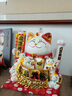 吉貓堂招財貓擺件開(kāi)業(yè)大號自動(dòng)搖手店鋪前臺家居客廳裝飾發(fā)財貓送禮禮品 32CM高【我為財運舉大旗】搖手貓 【禮盒+坐墊+圍脖】電池插電兩用 曬單實(shí)拍圖
