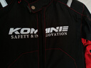 KOMINE SAFETY&INNOVATION秋冬騎士夾克男女款城市通勤摩托機車(chē)防水騎行服防風(fēng)休閑 JK-5964 黑紅 L 曬單實(shí)拍圖