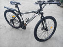 金武端自行車(chē)成人山地車(chē)公路賽車(chē)單車(chē)騎行變速超輕越野中學(xué)生初中青少年 頂配升級版-輻條輪-黑白色 26寸21速 曬單實(shí)拍圖
