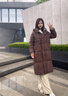 艾萊依羽絨服女士2025冬季新款千鳥(niǎo)格拼接泡芙羽絨服插肩袖設計顯瘦外套 朱古力 M 【建議110-130斤】160 曬單實(shí)拍圖