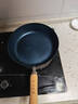 章丘鐵鍋手工小平底輔食鍋煎鍋烤肉鍋煎蛋鍋無(wú)涂層物理不粘鍋炒鍋平底鍋 烤藍木把 28cm 曬單實(shí)拍圖