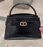 CHARLES&KEITH鱷魚(yú)紋凱莉包手提斜挎婚包包女包生日禮物CK2-50270880-1 Black黑色 S 曬單實(shí)拍圖