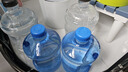 拜杰水桶純凈水桶水桶桶裝水食品級水桶礦泉水大桶飲水桶凈水桶黑蓋5L 曬單實(shí)拍圖