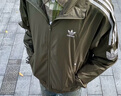 adidas情侶款復古風(fēng)梭織立領(lǐng)夾克外套男女秋季阿迪達斯官方三葉草 巖層橄欖綠 L 曬單實(shí)拍圖