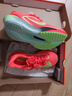 耐克女子輕便專(zhuān)業(yè)跑步鞋冬季公路競速碳板NIKE ZOOM FLY 6 FN8455 601亮深紅/黑紫/爆炸綠黃/泡沫薄荷綠/超級橙 38 曬單實(shí)拍圖
